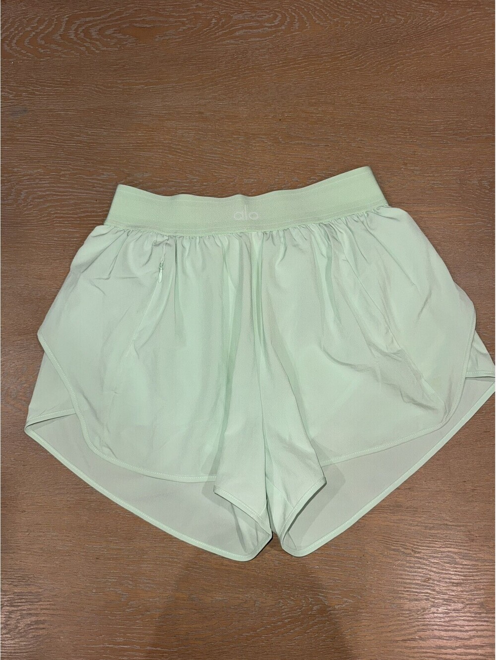 Alo Yoga Match Point Short Spearmint SIZE SMALL